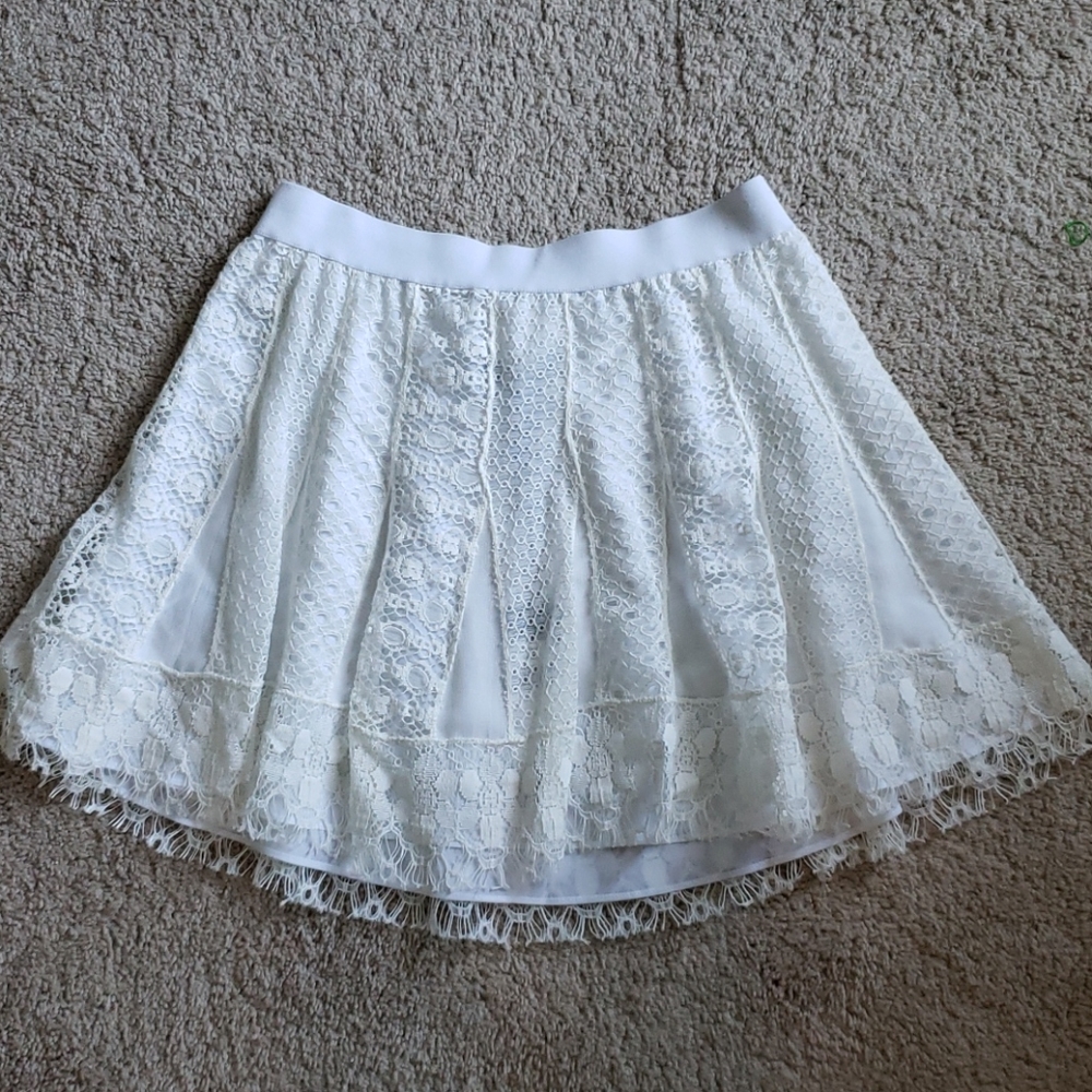 Gorgeous BCBG MAXAZRIA Sabrina lace skirt
